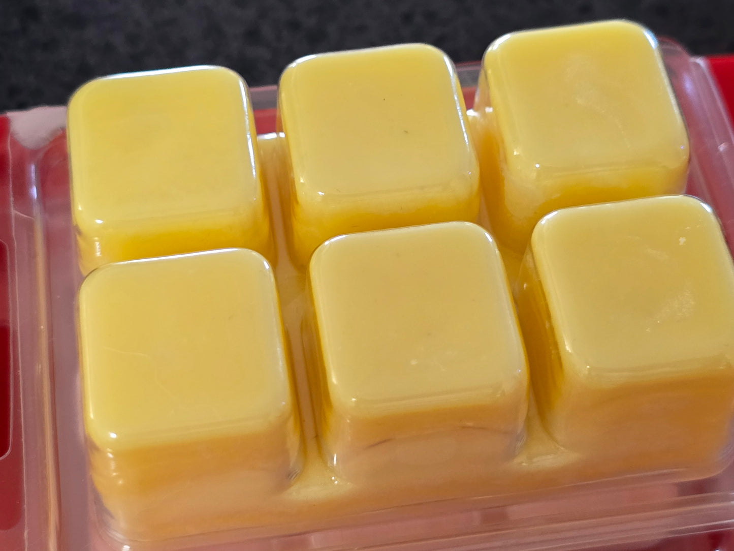 Clamshell - White Christmas