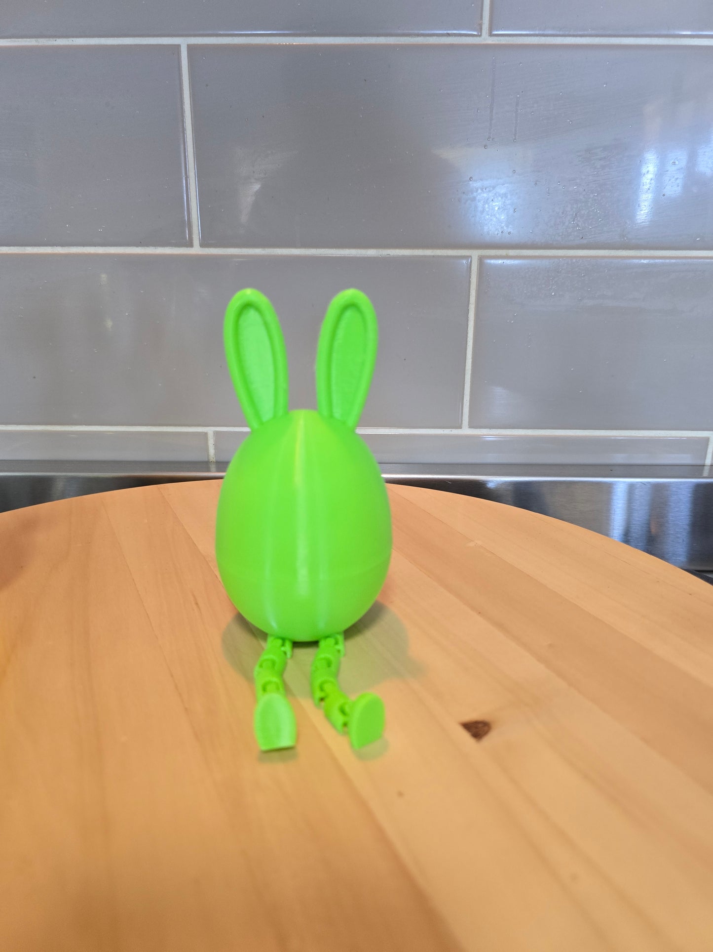 🐰 3D Printed Articulated Easter Egg – Kinder Surprise Holder