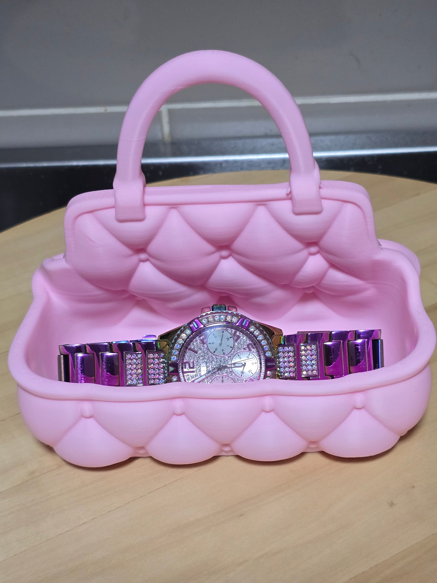 Quilted vanity tray with handle